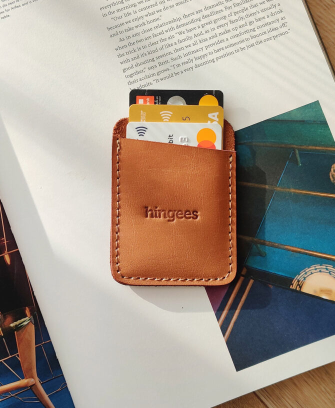 Minimalist Cardholder - Brown