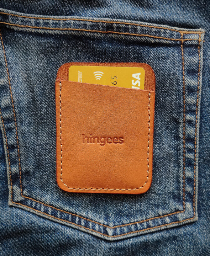 Minimalist Cardholder - Brown