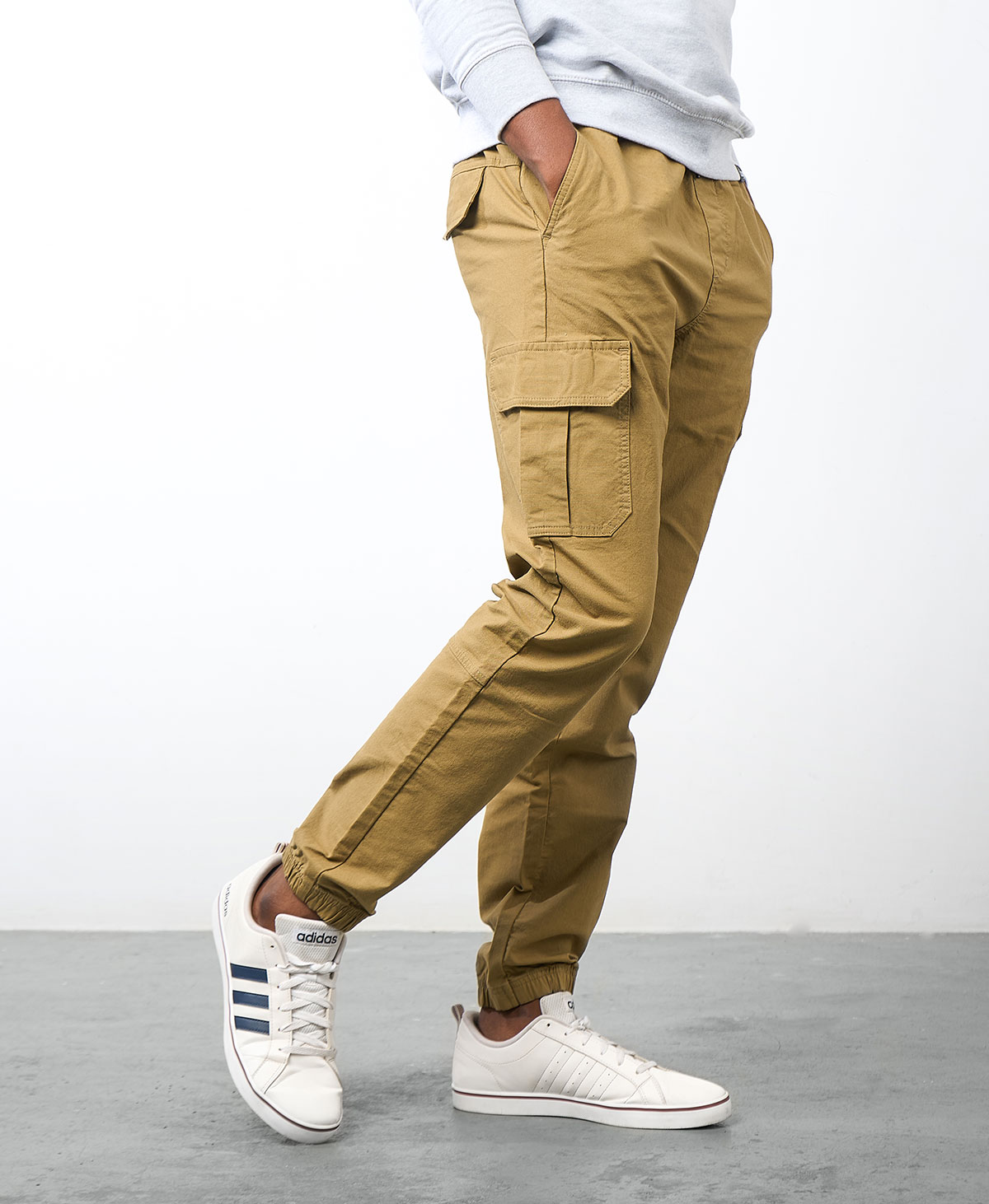 Side view of Hingees Cargo Pants